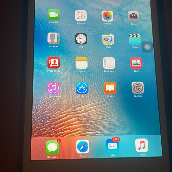 unlocked,up to date, i took these before i restarted it - Picture 4 of 4